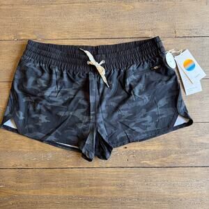 Vuori Women's Running Shorts Size XL Clementine 2.5" Gray Camo Walking Workout